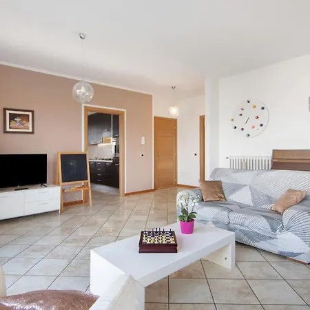 Como Lake Home Apartment *